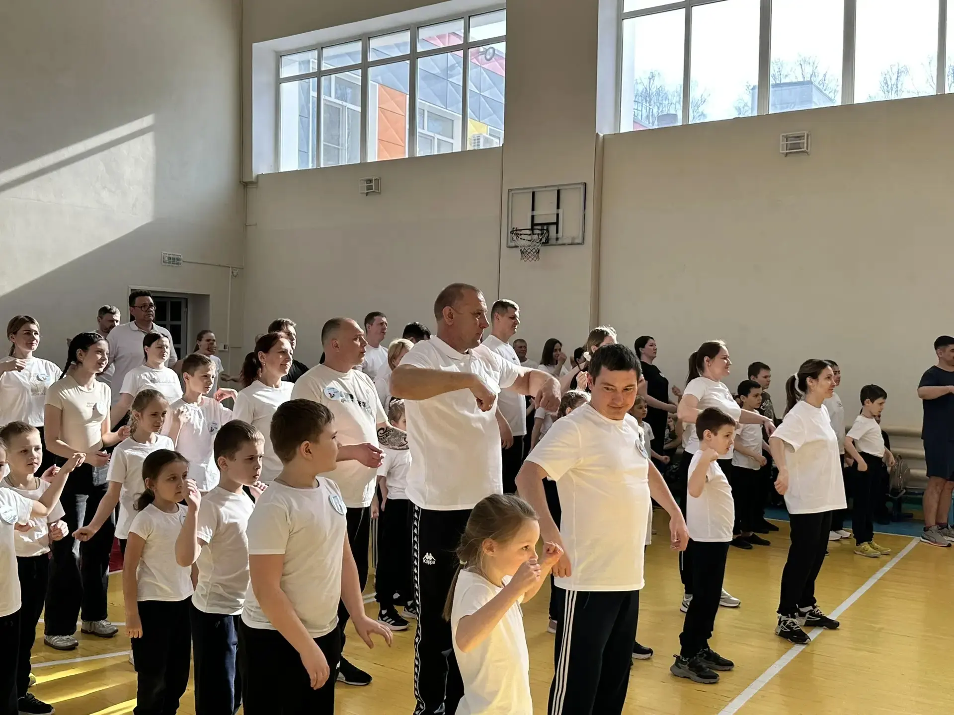 🏆Папа, мама, я – спортивная семья🏆  29 марта в стенах нашей школы состоялось традиционное спортивное