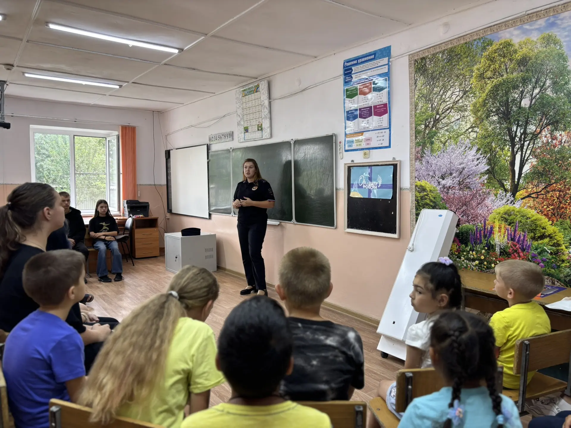 Безопасность детей — главный приоритет лета!

В преддверии летних каникул инспектор по делам несовер
