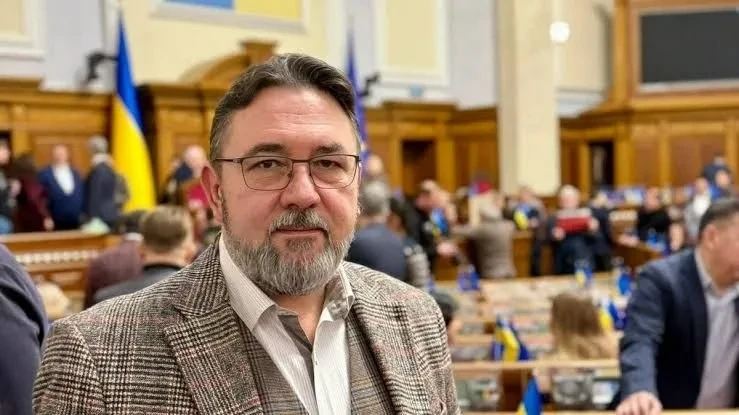 Уже сейчас нечем платить зарплату военным, а если парламент до конца октября не примет ...