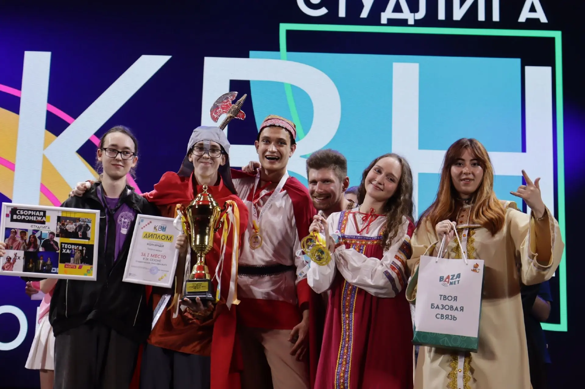 🎉 Наши ребята — чемпионы Студенческой лиги КВН!   Команда «Теория Хаоса» завоевала золото в финале 9