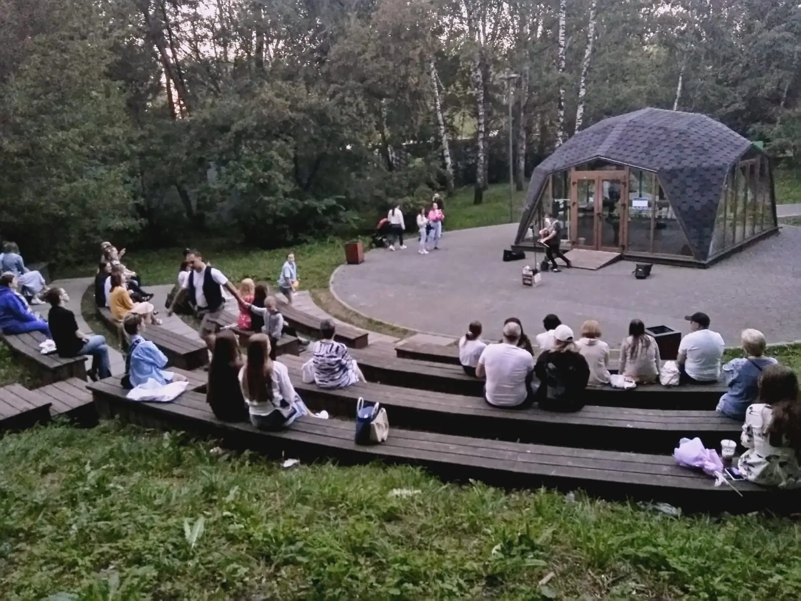 С 20го по 24е июля ежедневно с 18:00 до 21:00 буду выступать у беседки с амфитеатром в ...