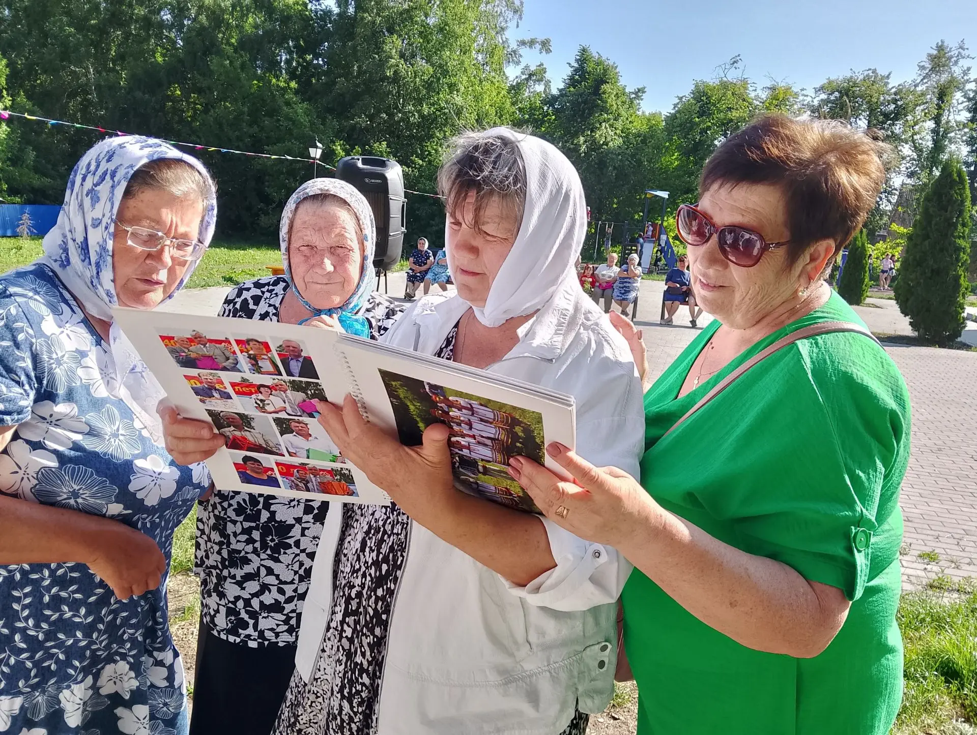 🇷🇺🎈РОДИНА НАЧИНАЕТСЯ С СЕЛА
#Аловская_сельская_библиотека
12 июня, в День России, в Аловском сель