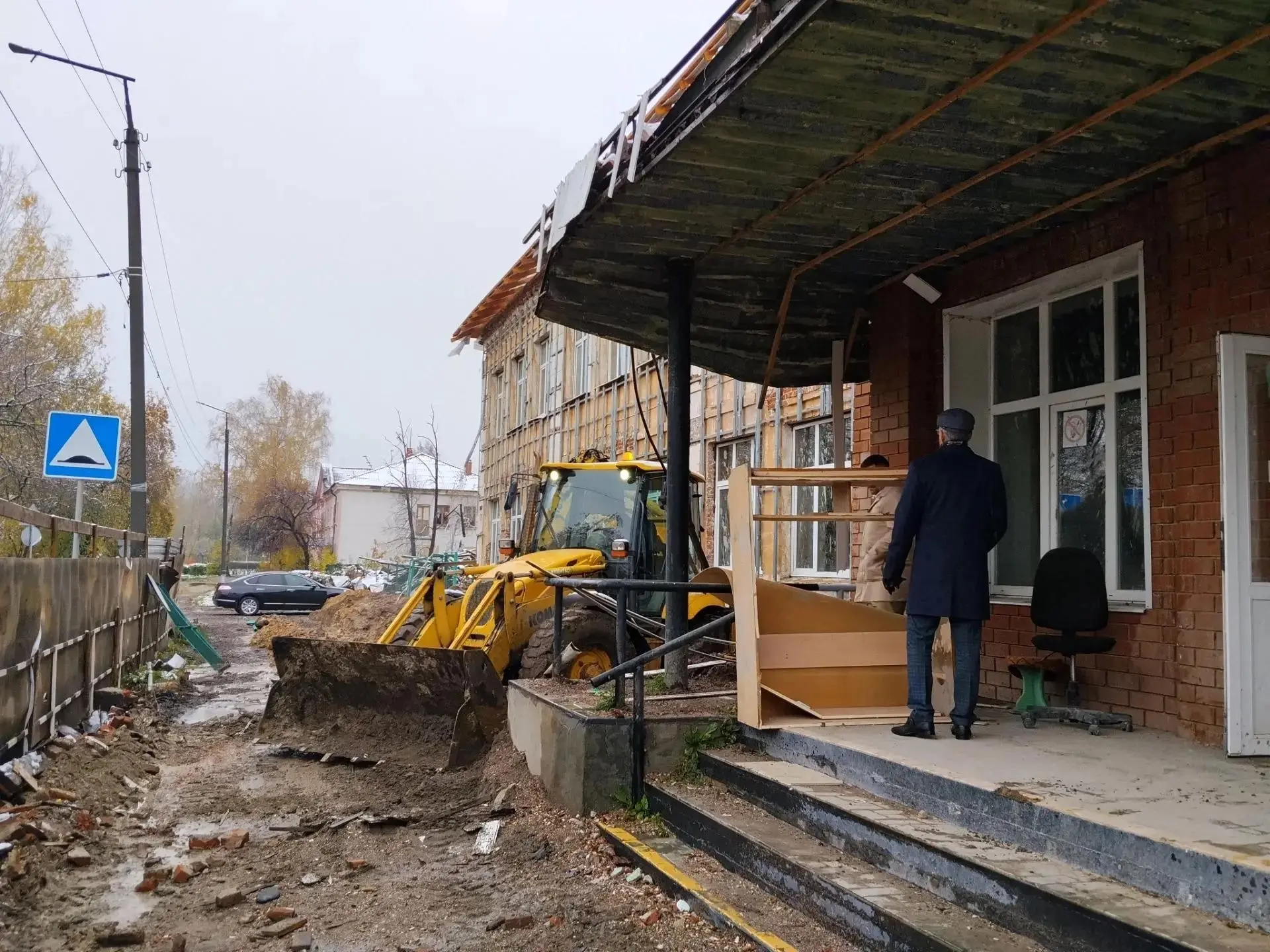 Глава Артемовского муниципального округа Андрей Клименко провел еженедельное совещание ...