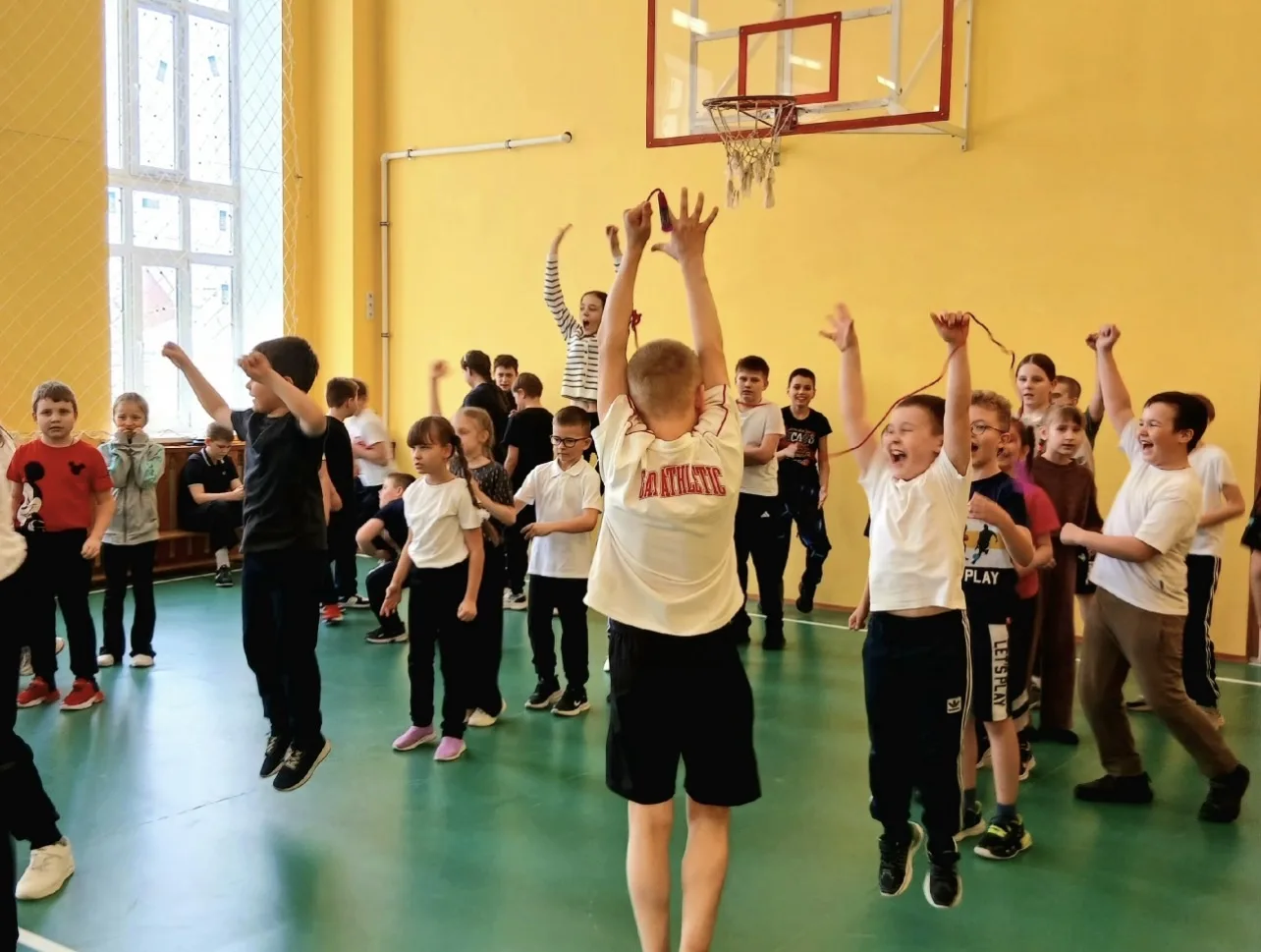 🏆Орлята-спортсмены на Зарядке с Чемпионом💪  🥋Яркое завершение трека "Орленок-Спортсмен" прошло в тре