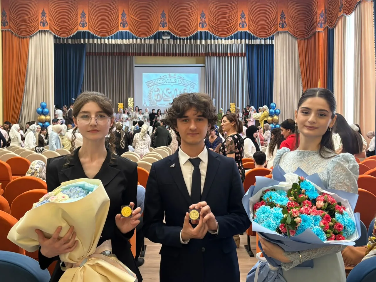 Примите самые искренние поздравления с заслуженным получением медали!🎉🎊

Ваше достижение — это рез