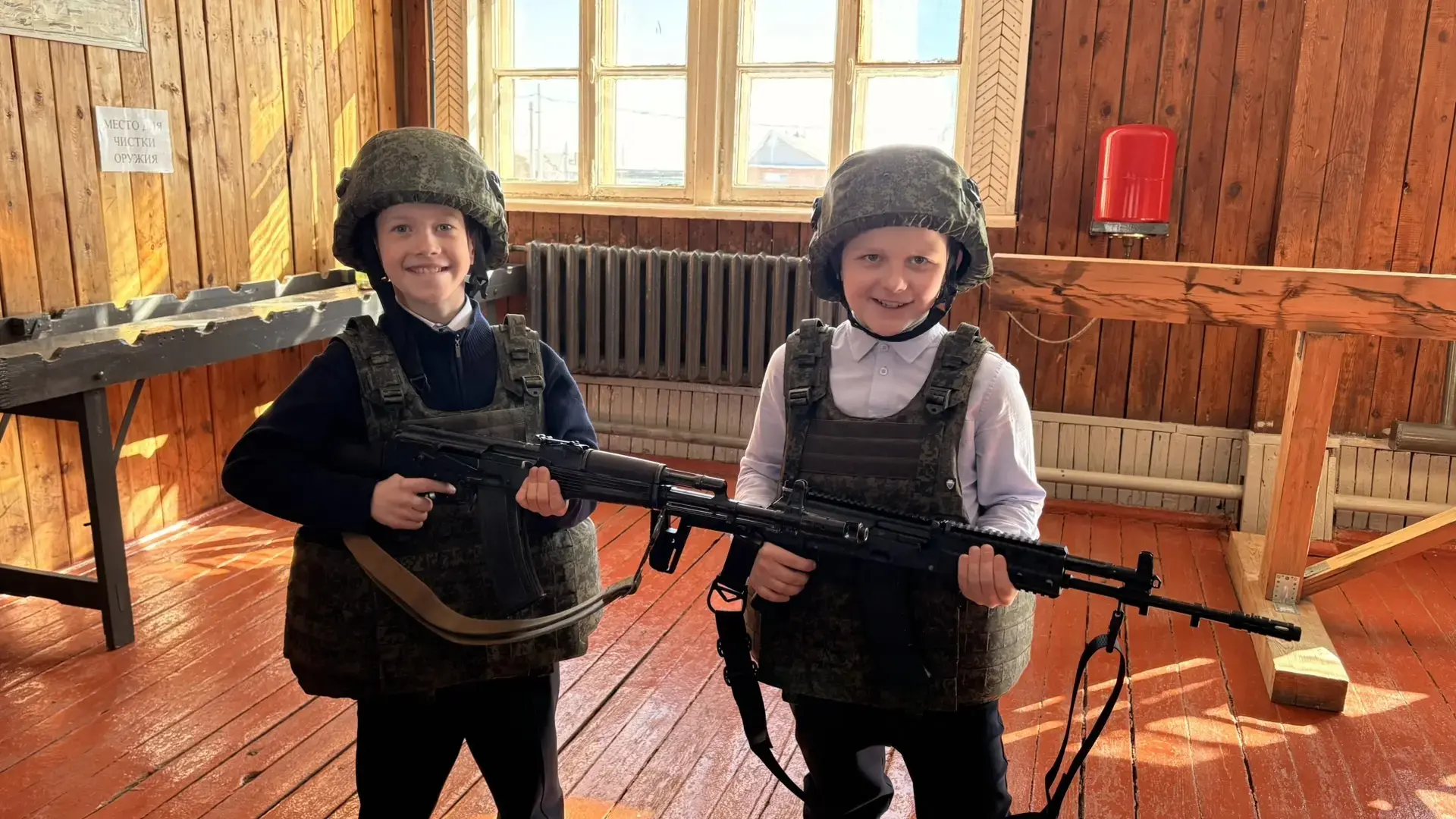 Увлекательное путешествие четвероклассников в мир военной службы  20 марта учеников 4Б класса ждал н