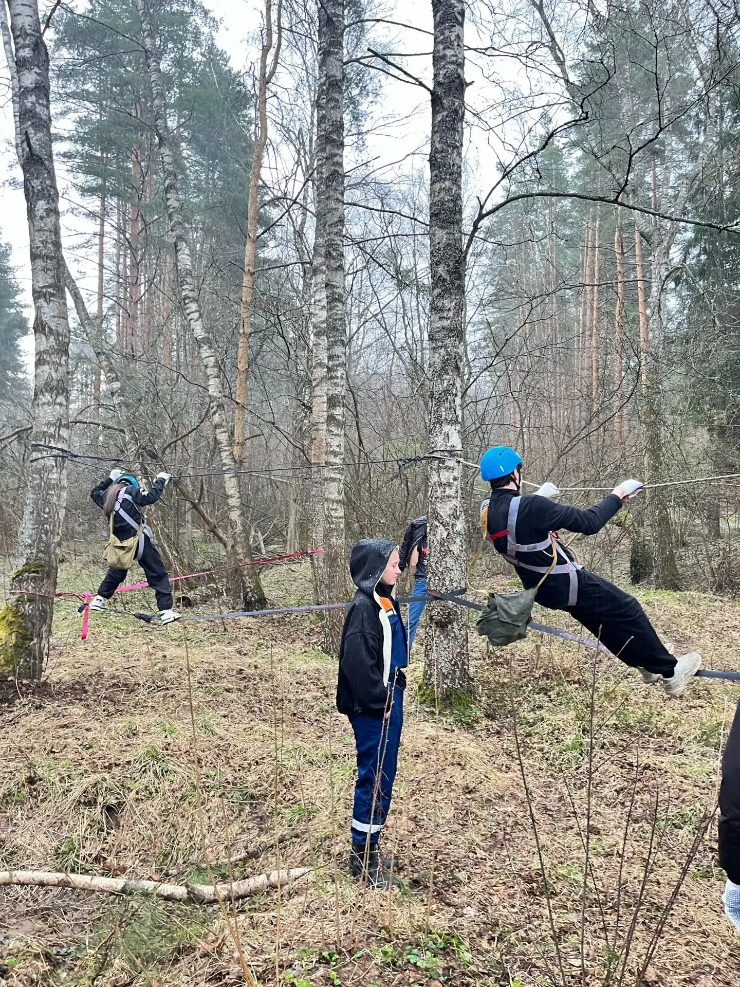 🌦️⛑️ Наши ребята — настоящие герои: прошли «Школу безопасности» сквозь дождь и испытания! 🌧️ Обучающ
