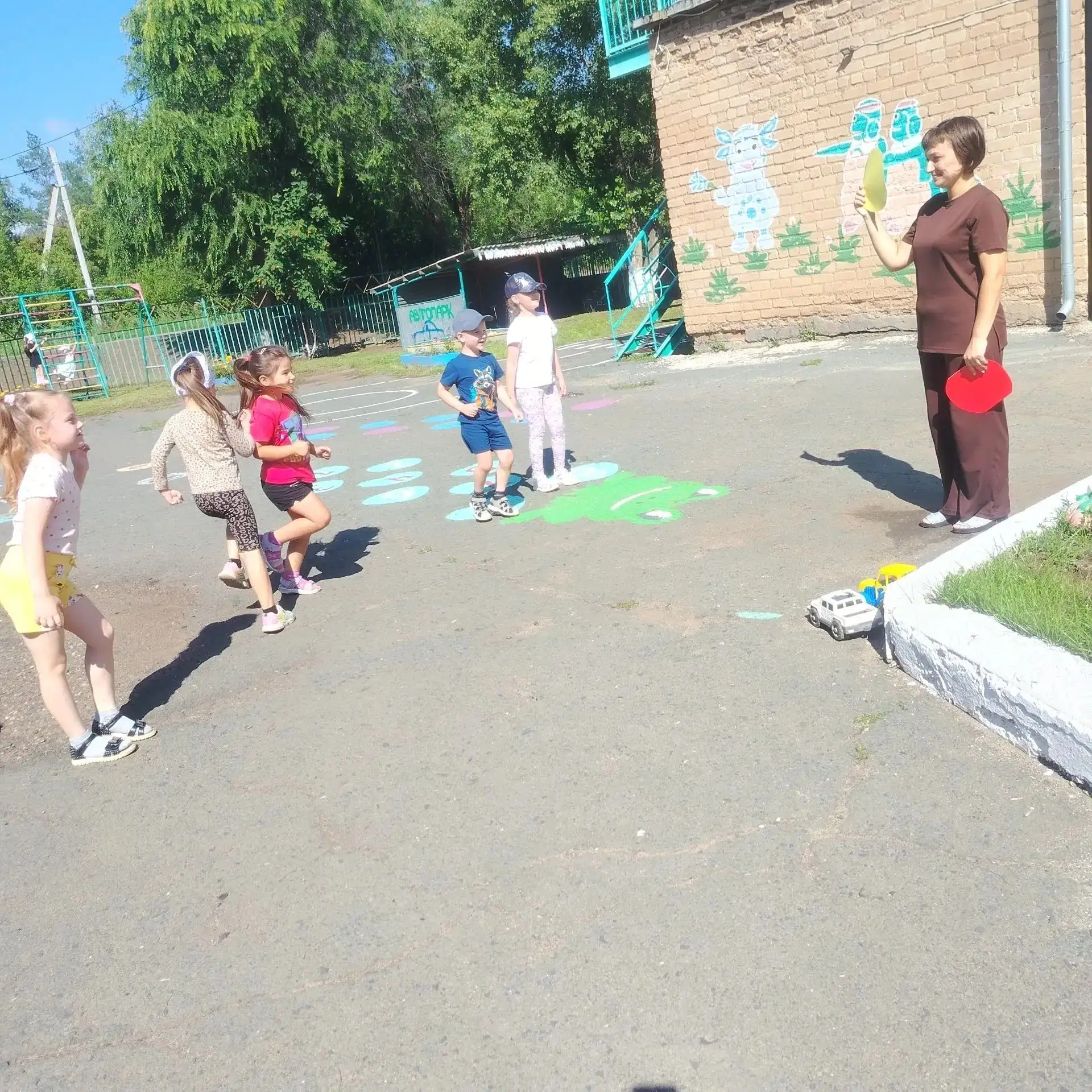 🌸 Сегодня у нас прошёл увлекательный и познавательный день, посвящённый велосипедам! 🚲🚴‍♀️🚴‍♂️
М