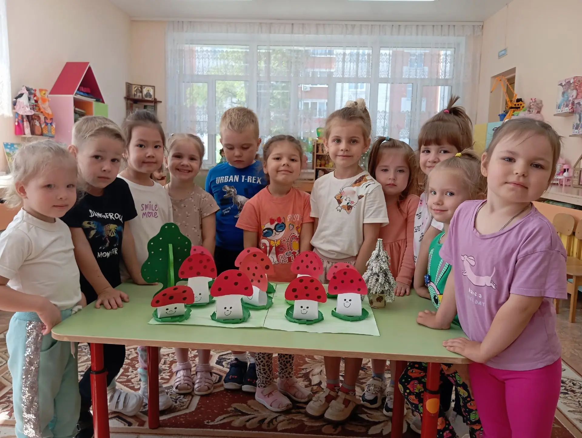 🍄🎨 Занятие по аппликации «Забавные мухоморчики»! 👶

Сегодня наши малыши создали целую поляну мухо