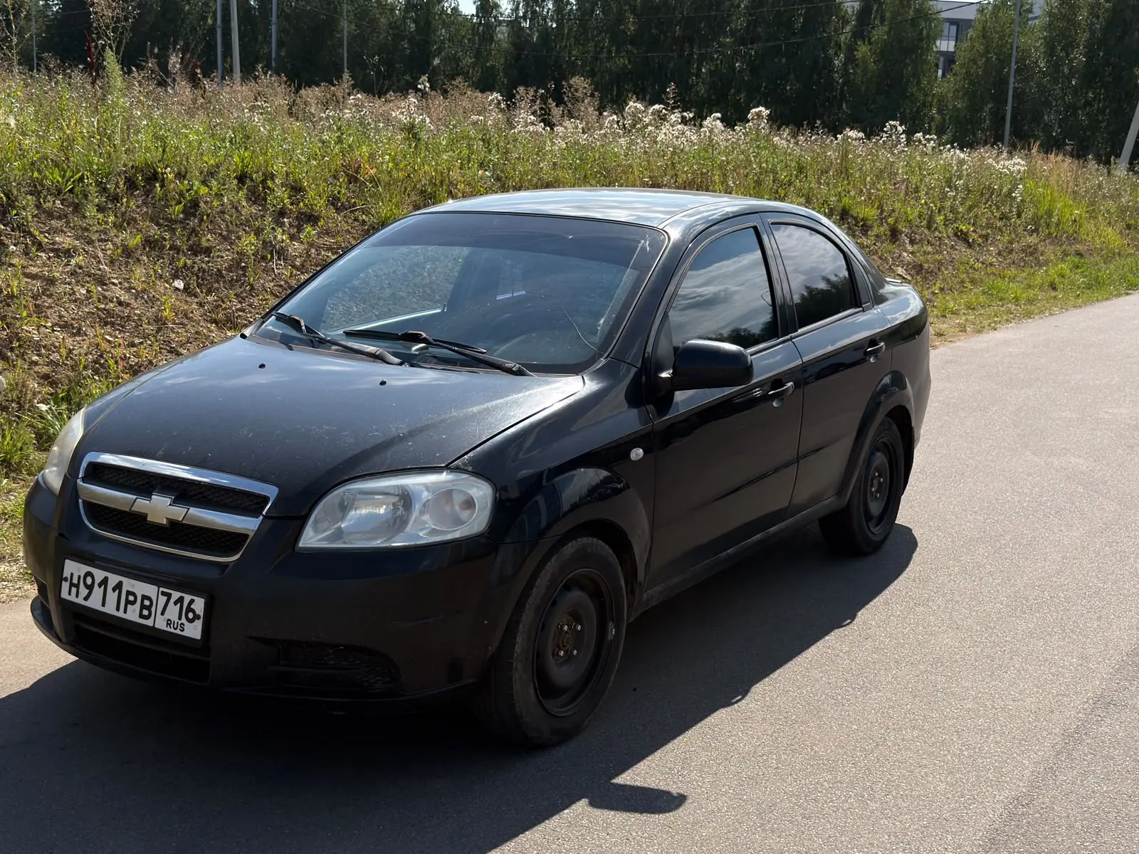 Шевроле авео 250 
2007 г.в
1.4 механика 
3 собственника
Двигатель/коробка без нареканий. Не дымит, н