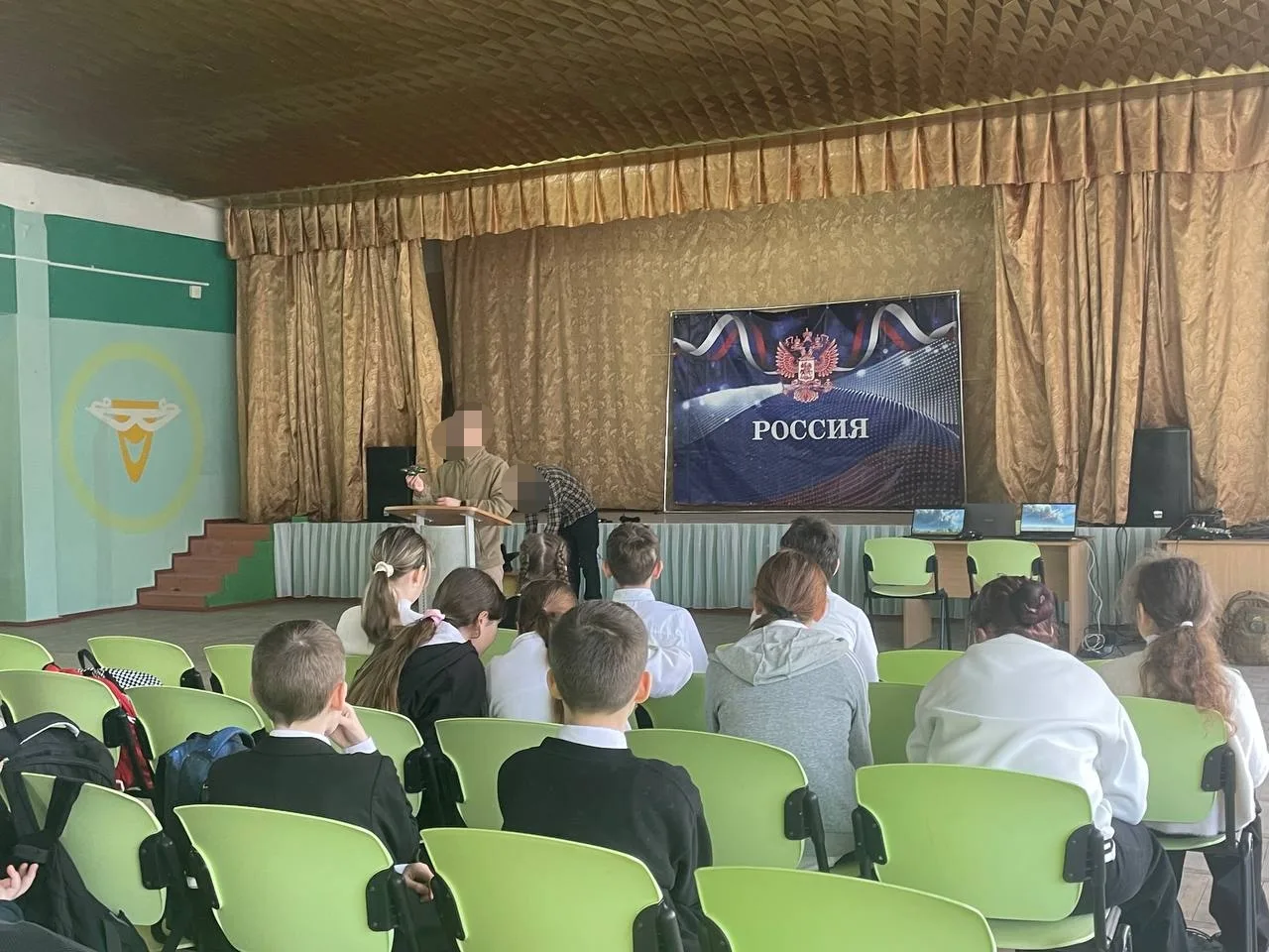 🎮Мастер-класс по управлению дронами в кадетском 5В классе  ✨В МБОУ г.Керчи РК "Школа №23 им. Героя С