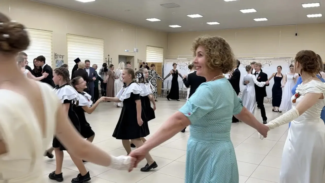 🌟 ИСТОРИЧЕСКОЕ СОБЫТИЕ: Первый школьный бал в нашей школе! 🌟  Впервые в истории нашей школы состоялс
