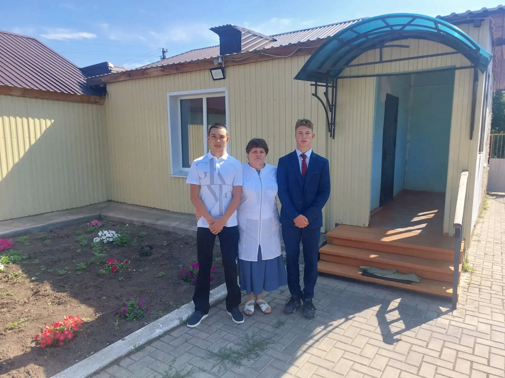 В Перелюбском районе двое выпускников выбрали профессию ветеринара

🧑‍🎓 В начале июля 2026 года вы