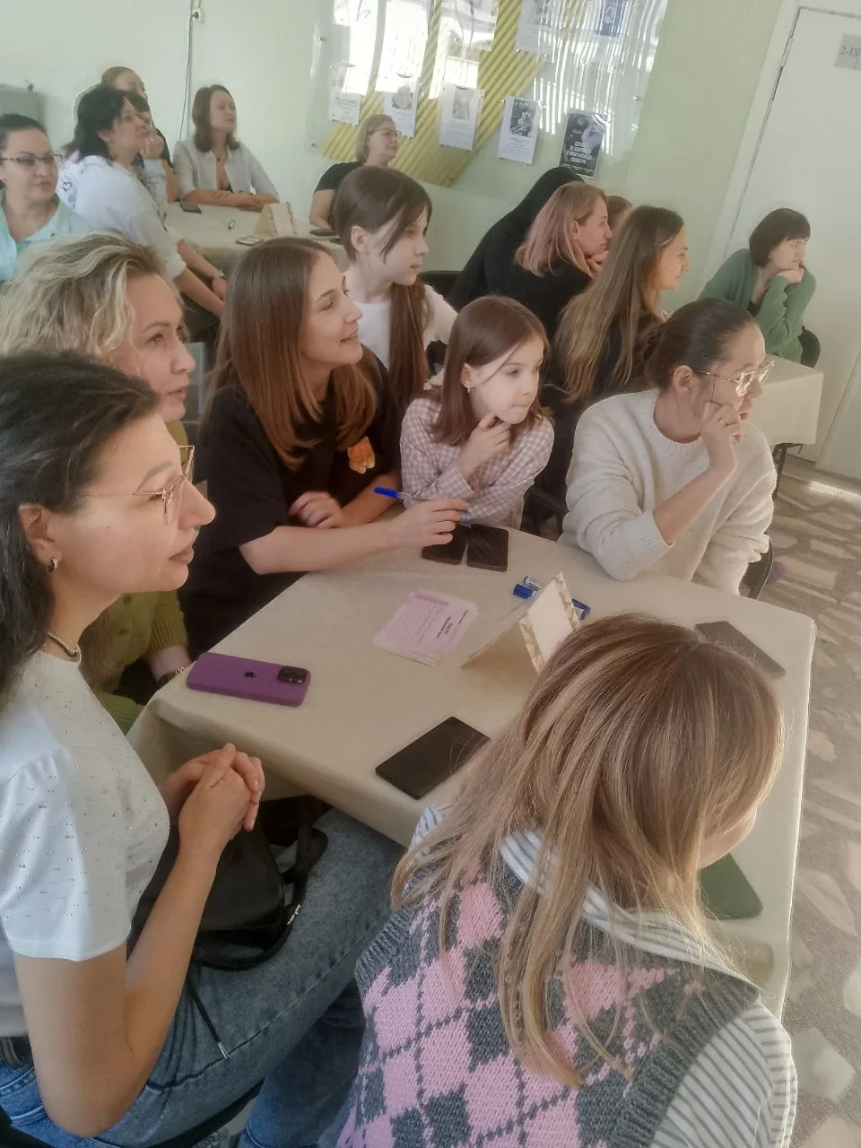 Сегодня в начальной школе прошел необычный Квиз для самых любимых, мудрых и талантливых — наших мам!