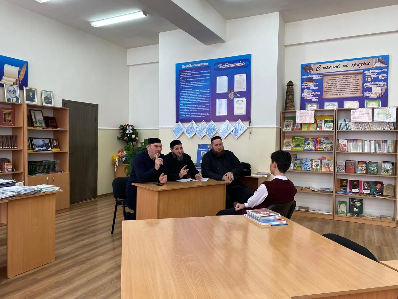 🕌 Школьный конкурс по фикху «Намаз – священный долг мусульманина»  Недавно ученица 9 «В» класса Асух