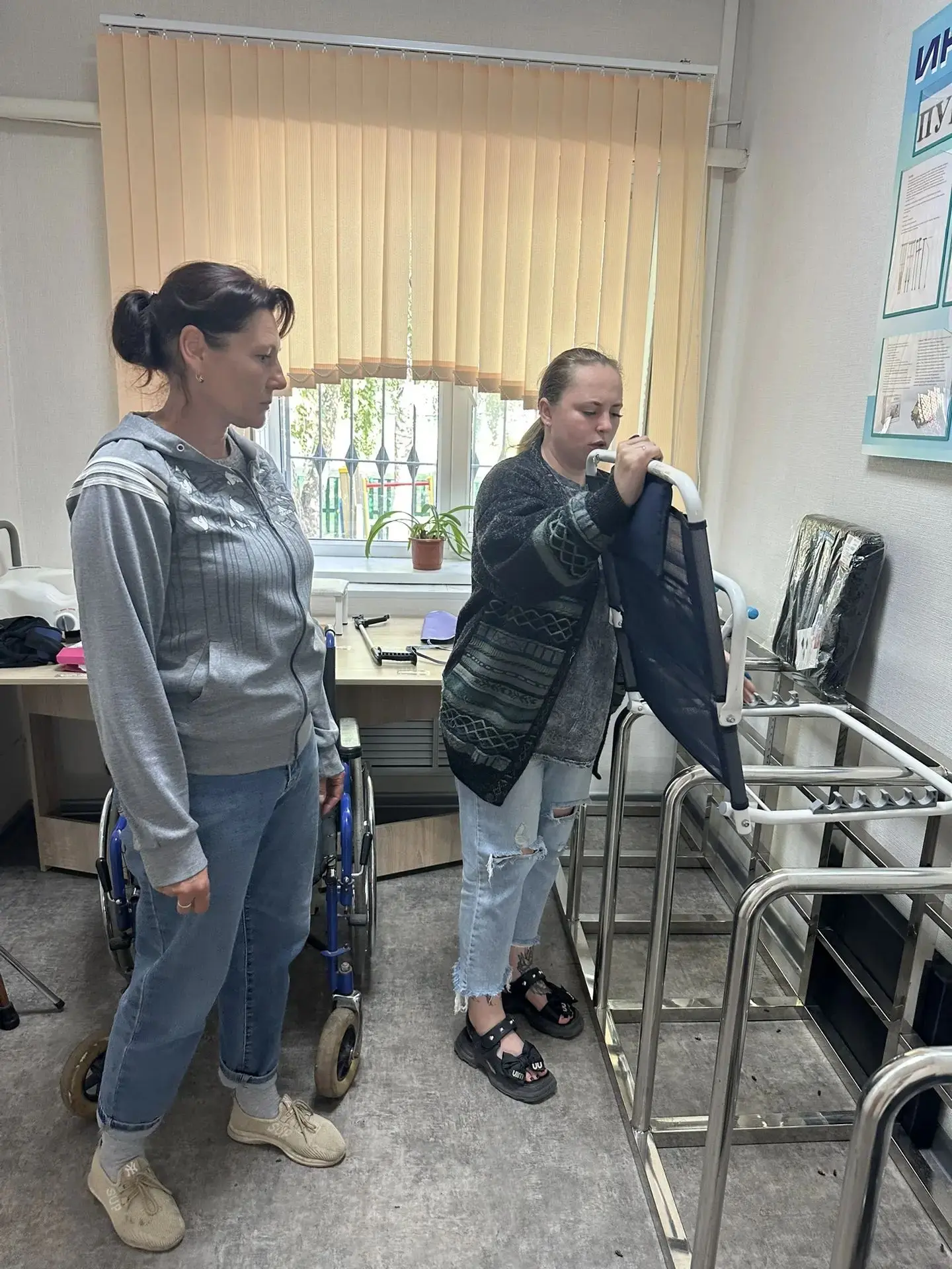 В Комплексном центре социального обслуживания населения Екатериновского района продолжа...