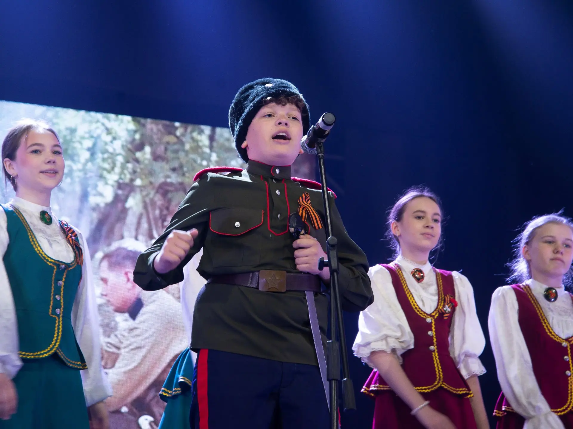 🎶 «Песни великой Победы»: в ОмГУПСе прошёл праздничный концерт  7 мая в Студенческом учебном центре 