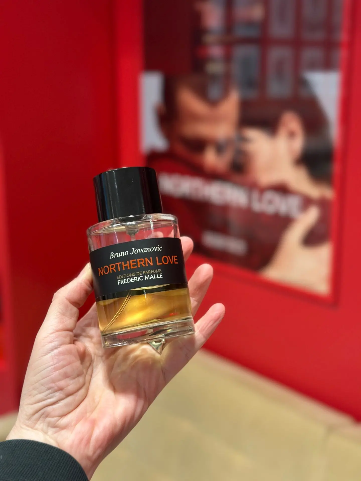 Какой же однообразный этот Northern Love Frederic Malle.  Дерево, дерево, дерево, сливо...