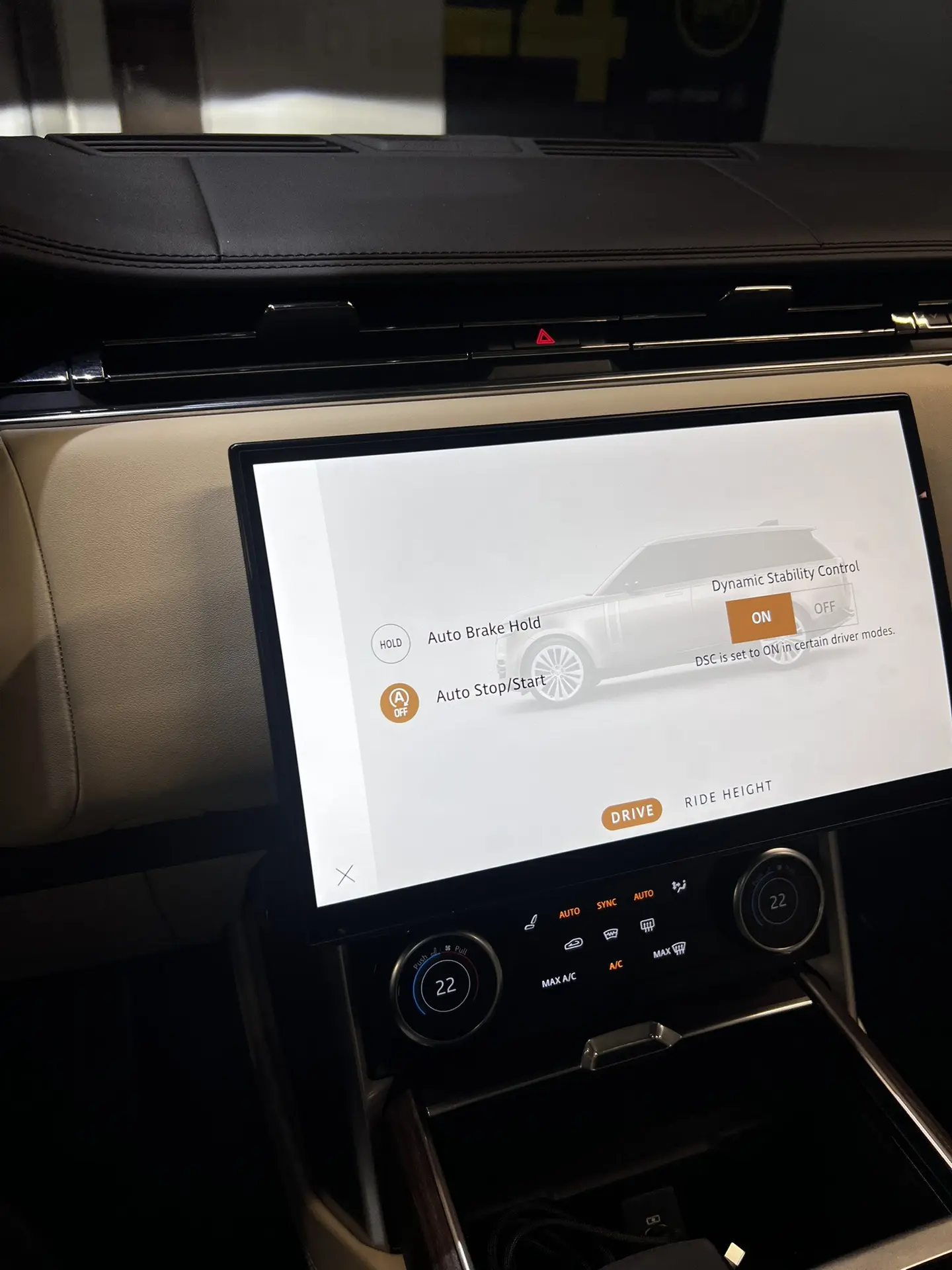Всем доброе. 

Функция старт стоп на Range Rover   довольно интересная но часто в московских пробках