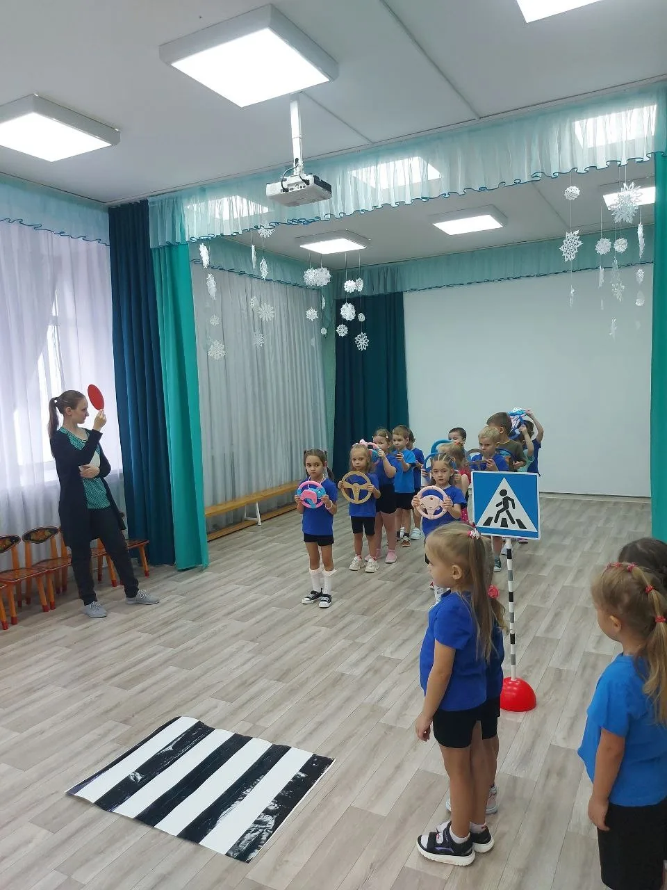 В рамках V Декады БДД инструктор по физической культуре Матусенко А.В. организовала для ребят специа