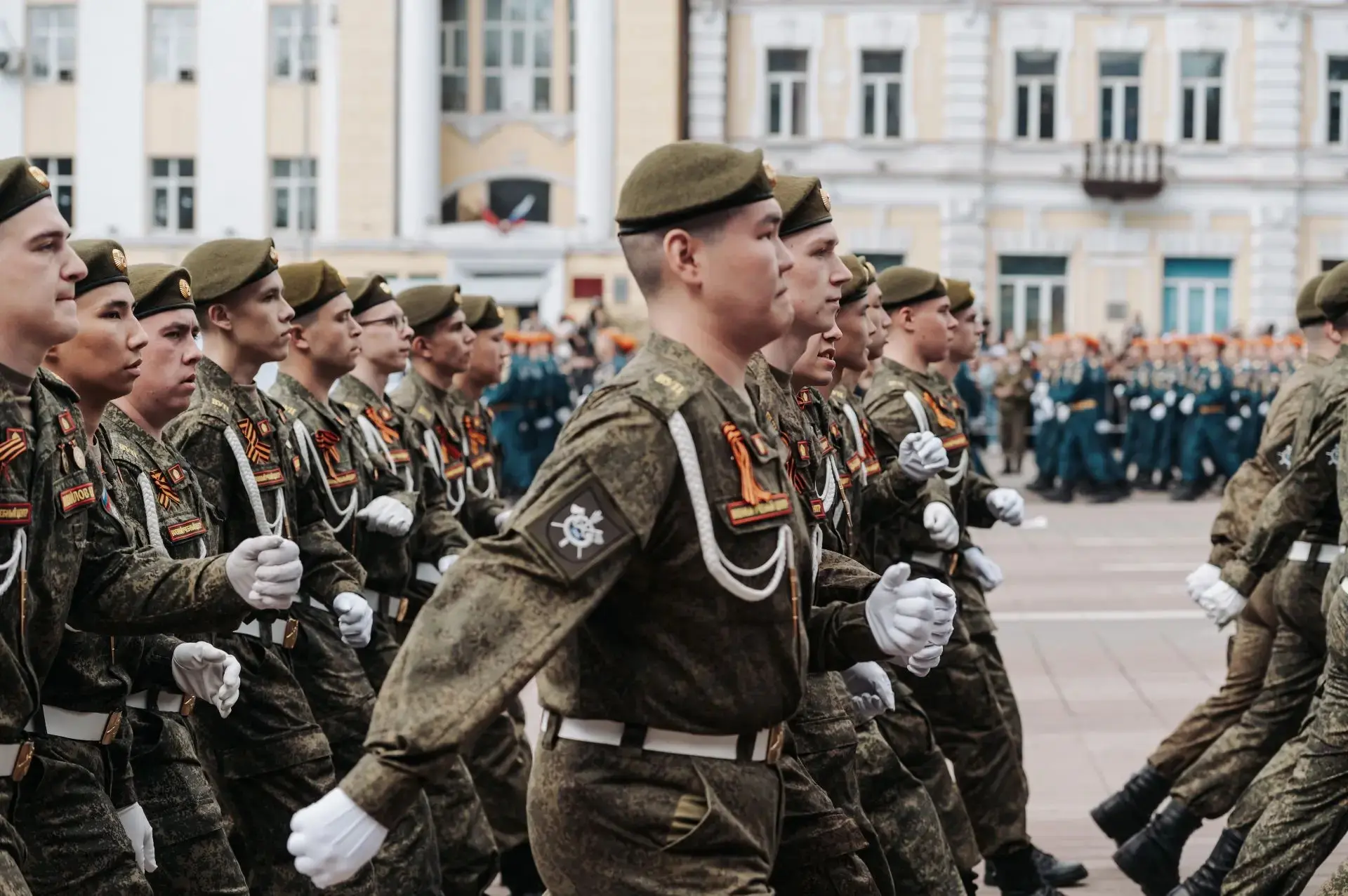 81 год назад наш народ отстоял своё право жить на родной земле, быть свободным, растить детей, строи