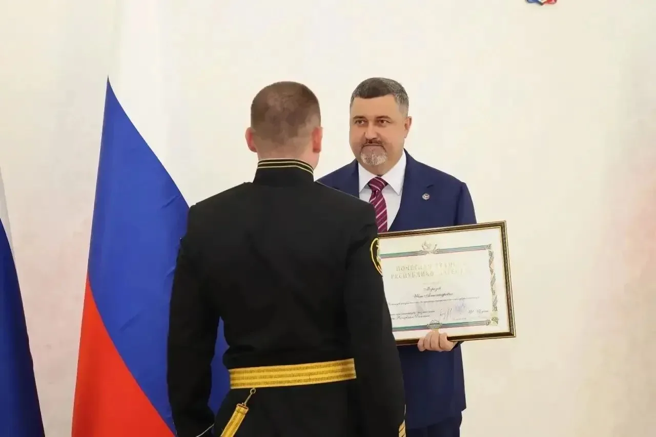 Фёдор Щукин вручил госнаграды жителям Дагестана