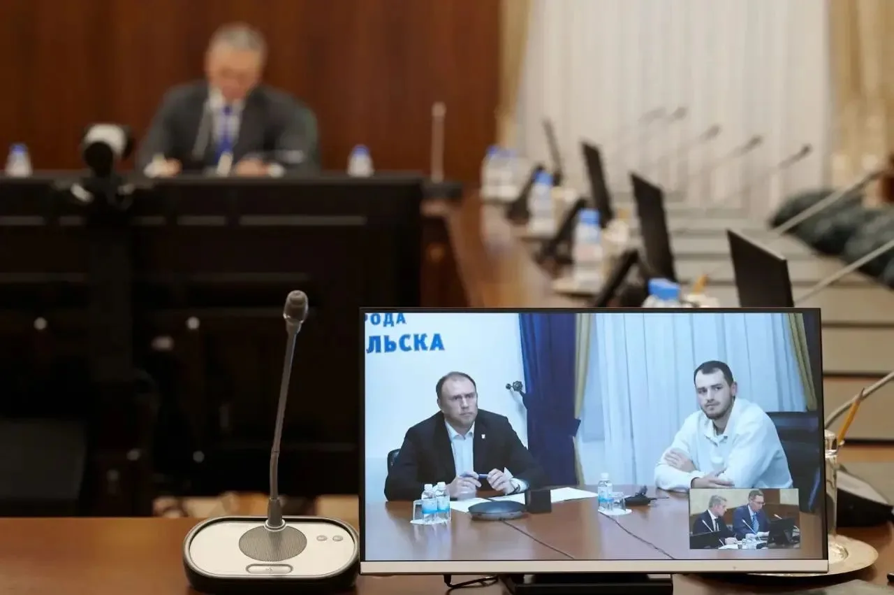 Александр Моор провёл личный приём граждан.