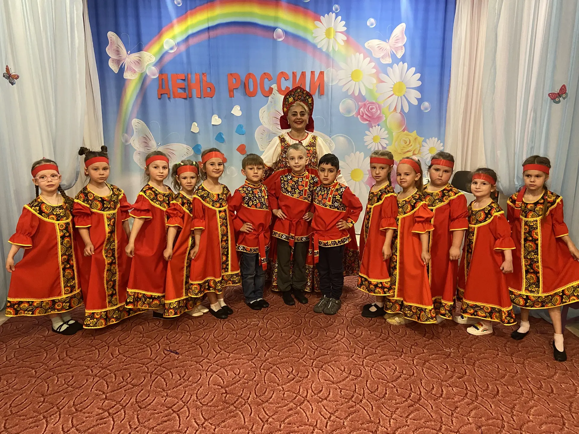 С чего начинается Родина?» День России в детском саду

В преддверии главного государственного праздн