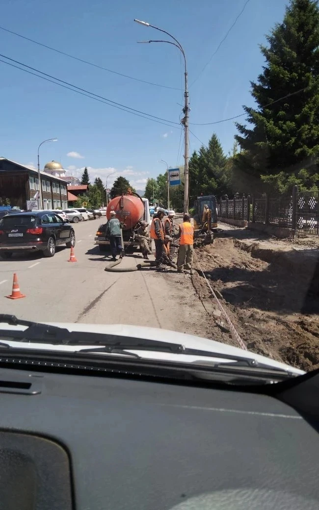 2 июня сотрудниками водопроводного участка были произведены работы по замене запорной арматуры на се