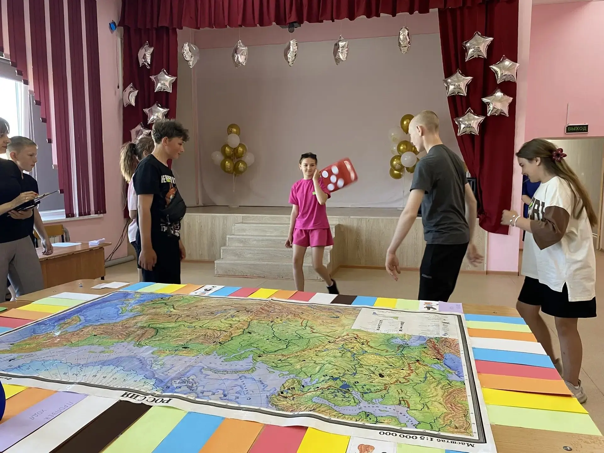 🧠✨ «Умные каникулы»: «Точка роста», творчество и спортивный флешмоб! 💃🕺Каникулы — это не только в