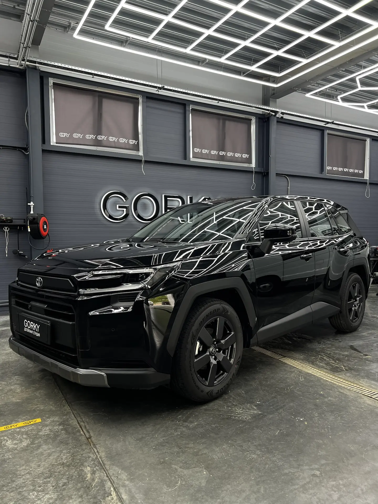 Выдали после защитной оклейки Toyota RAV4 2026new, следом Honda CR-V на аналогичный ком...