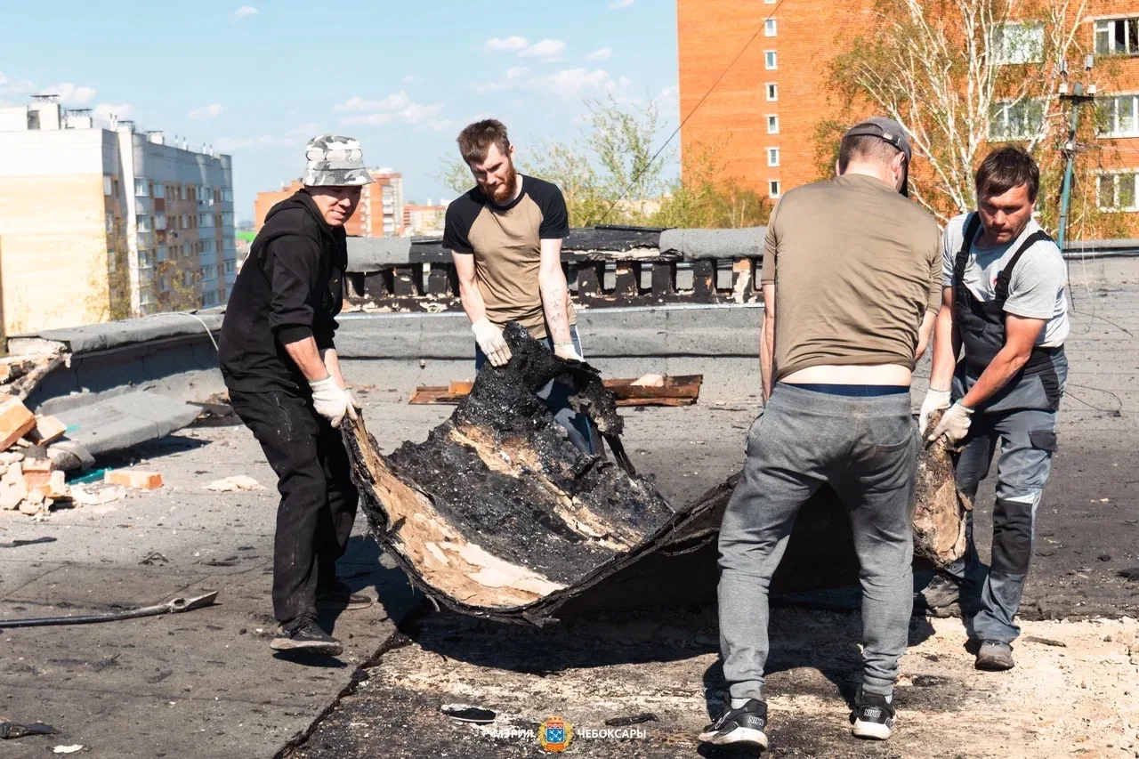 Продолжаем восстановительные работы  В эти дни наш город живет в едином порыве взаимопомощи и состра
