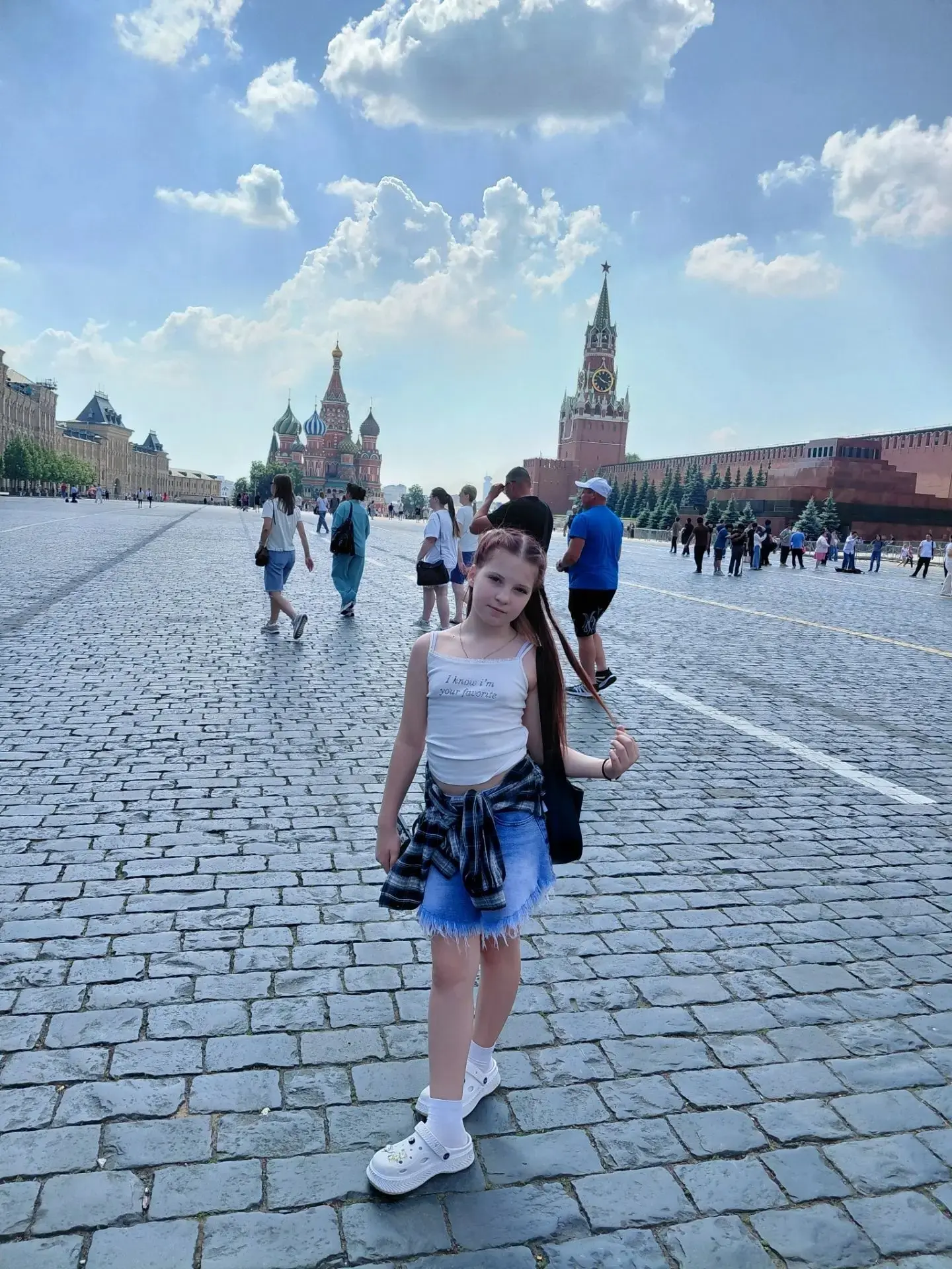 🌍 Наше летнее путешествие по России продолжается!

Следующий привет передает нам Кононова Милана, у