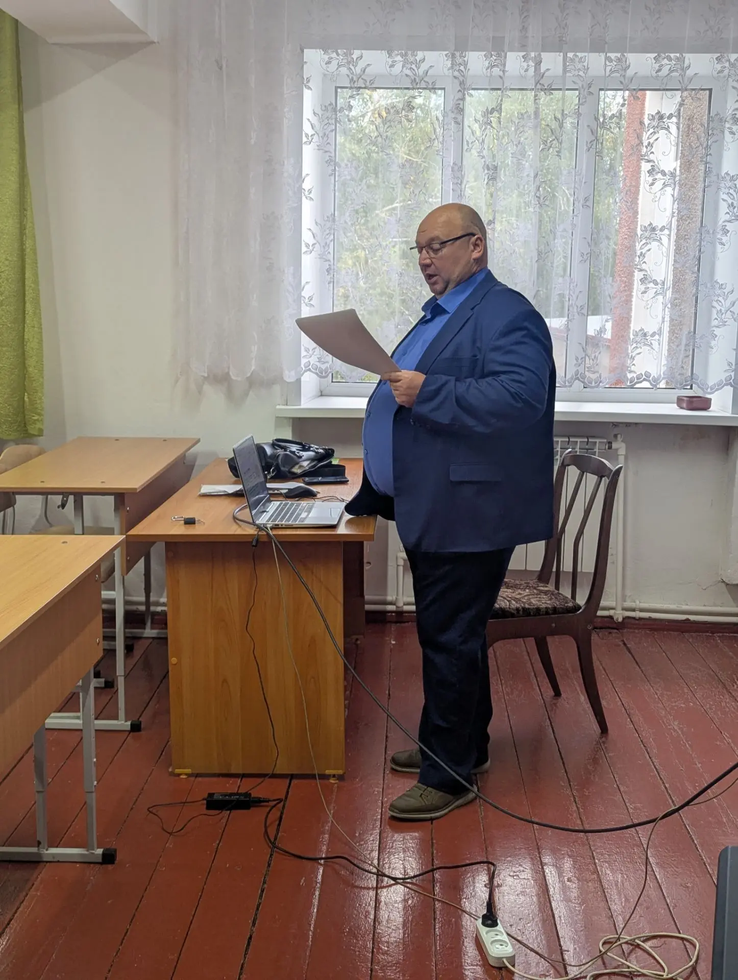 Первые шаги к профессии: в нашей школе стартовал курс «Россия — мои горизонты»!