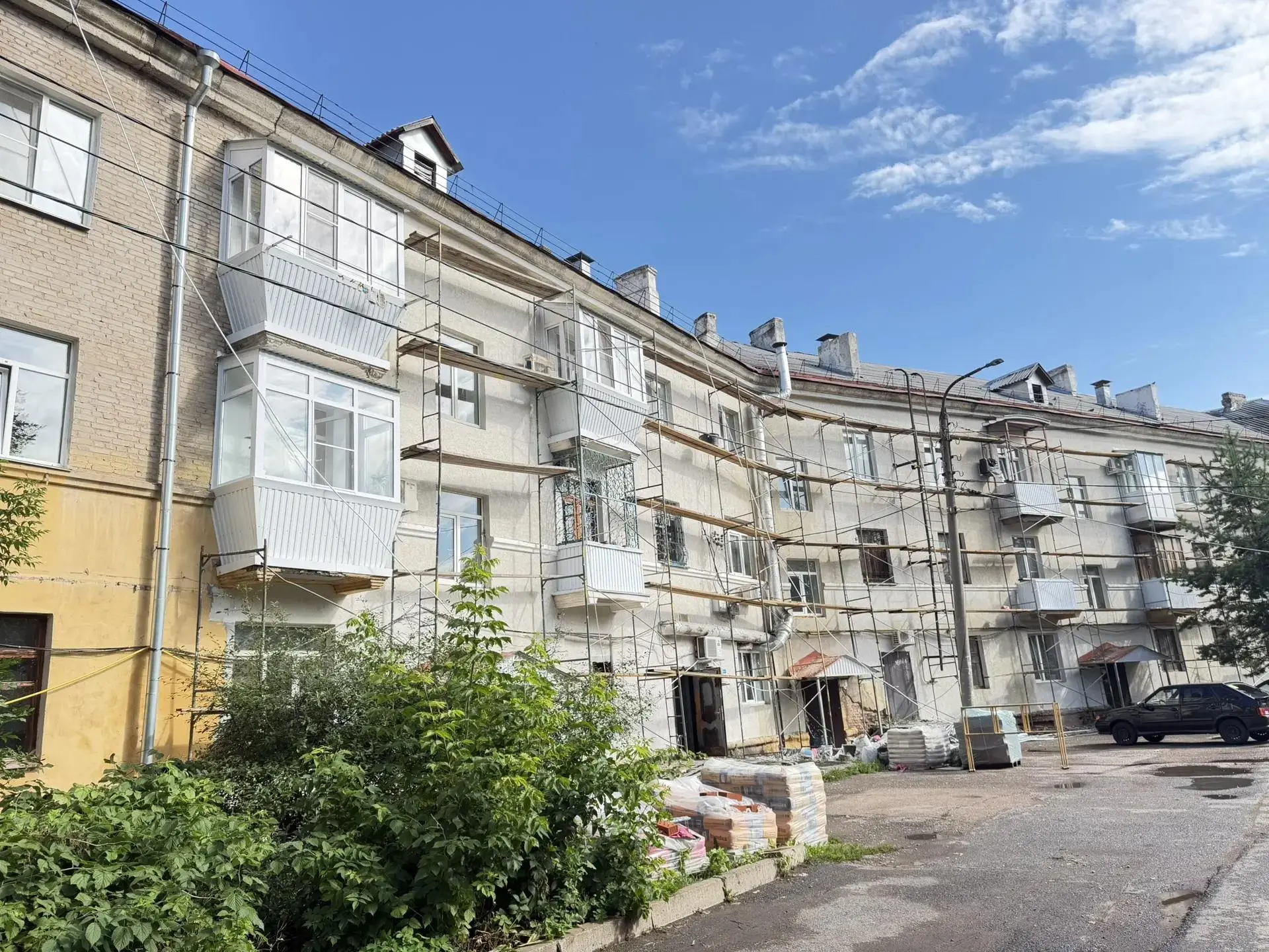 В Уфе продолжается капитальный ремонт фасада многоквартирного дома

По адресу ул. Левитана, д. 7 вып