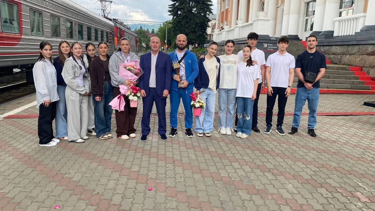 Осетинские боксёры завоевали три медали на Первенстве России в Краснодаре

За награды турнира, проше