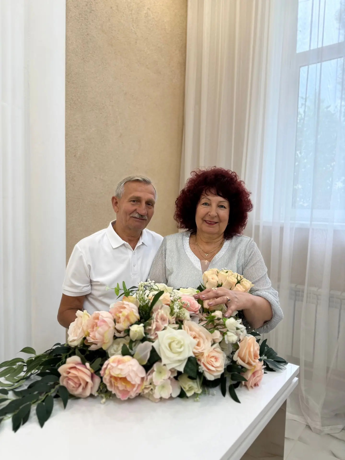 Два сердца, две судьбы, две жизни соединились в одну, и вот уже 50 лет рука об руку вы идете рядом!❤