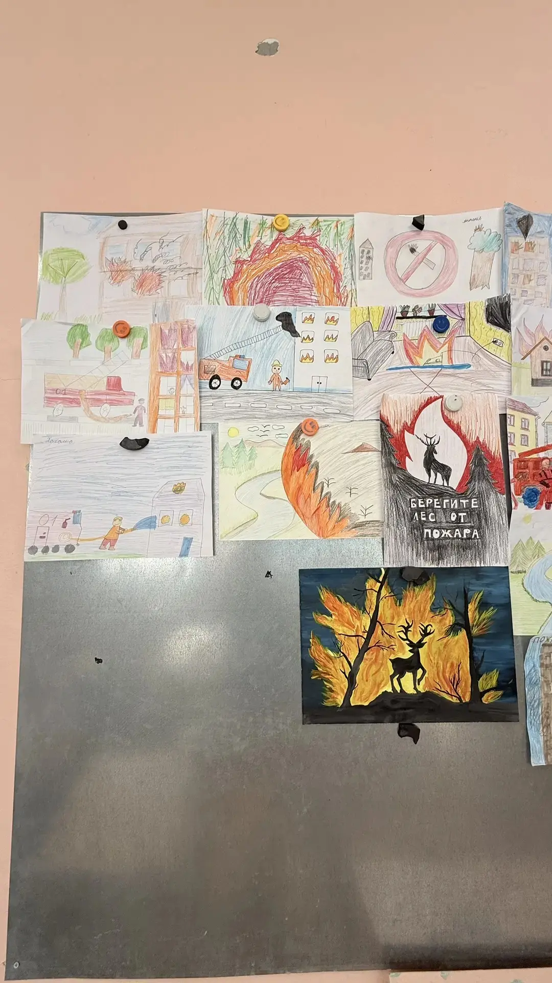 Огонь в красках: как наш 2 «Б» спасал мир! 👩‍🚒🎨  Дорогие друзья, у нас в классе сегодня было по-наст
