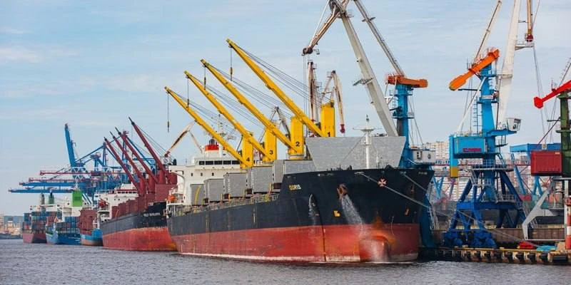 ⛴️ Порт Корсаков выходит из берегов

Морской порт Корсаков на Сахалине расширяется. Правительство Ро