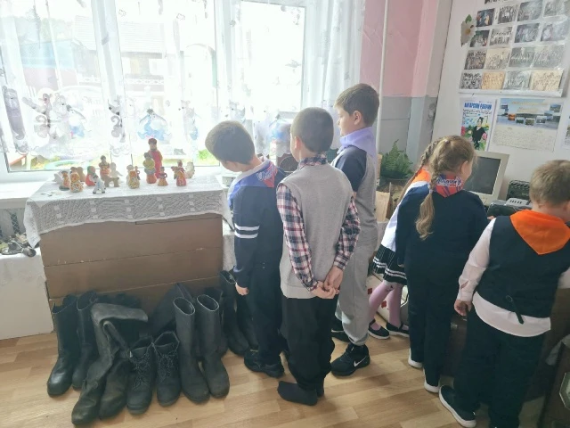 🦅 Юные исследователи посещают музей старины