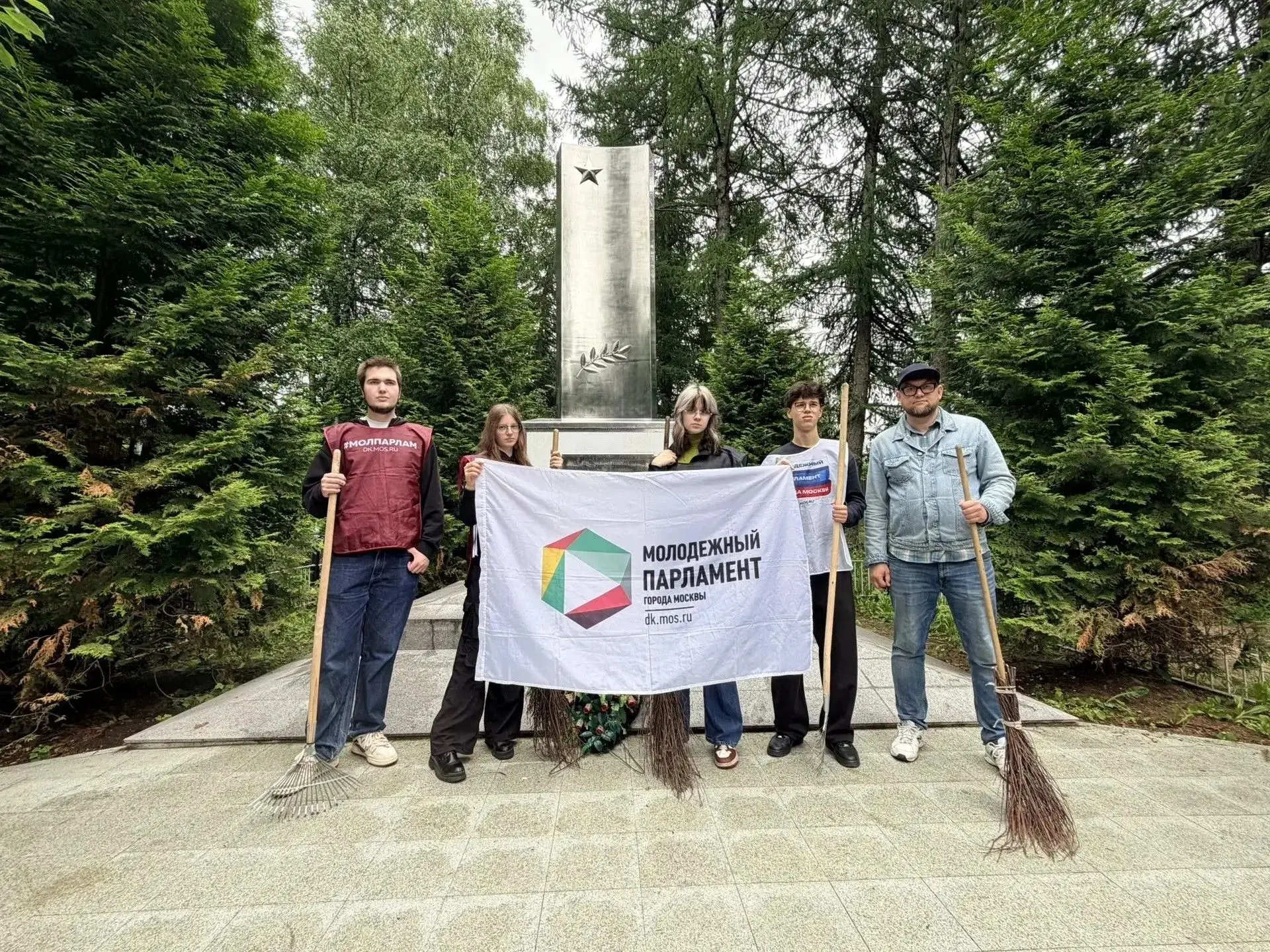 Новости волонтерского движения

На этой неделе активисты нашего отряда вместе с представителями Упра