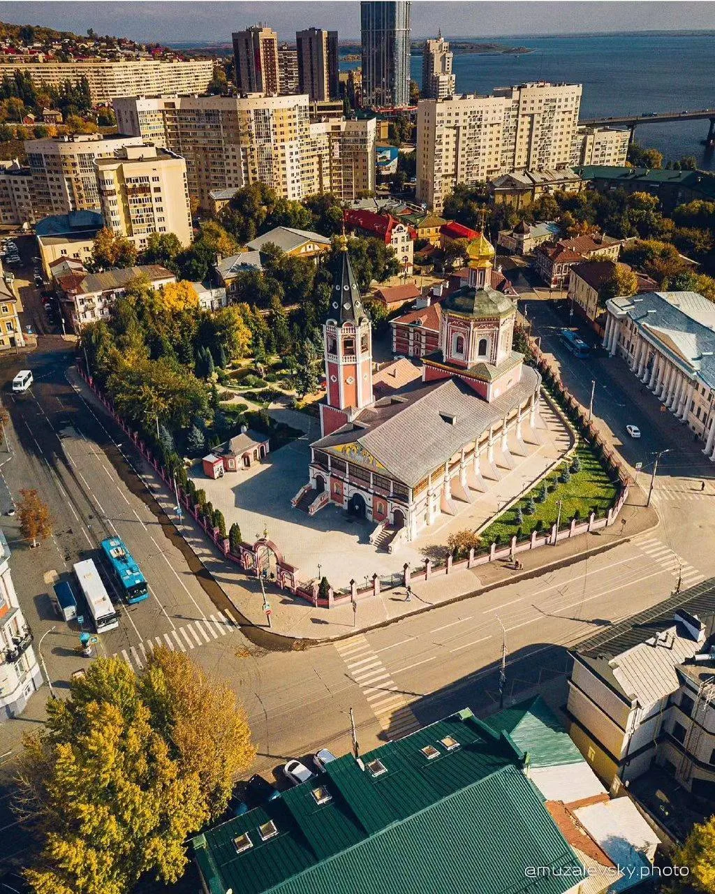 Свято-Троицкий кафедральный собор 

Саратов был основан как сторожевая крепость в 1590 году московск