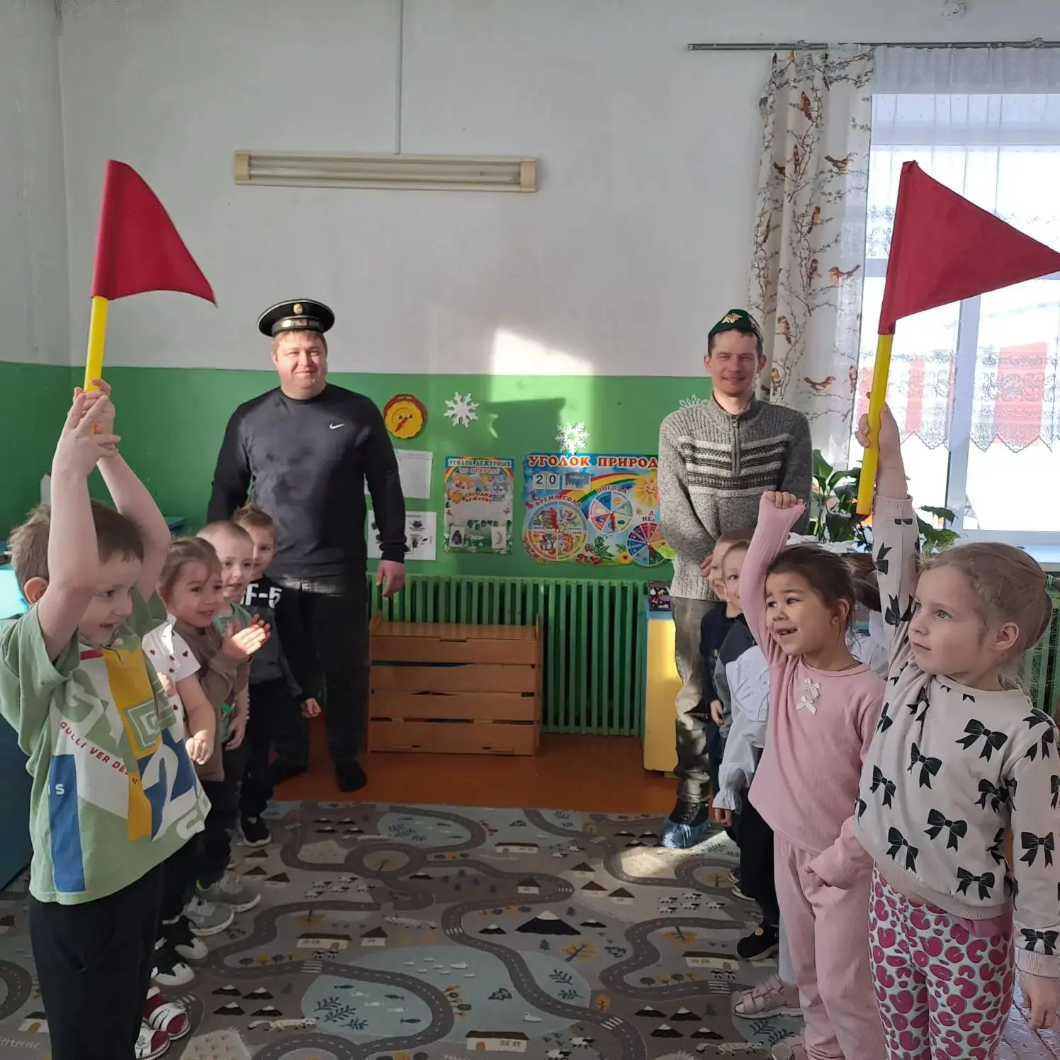 В рамках тематической недели "Защитники Отечества" в старшей группе МДОУ Поназыревский ...