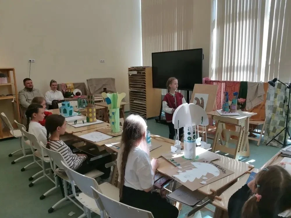 🎨 25 апреля ученики группы «Малиновая кошка» (7–9 лет) представили свои проекты по био...