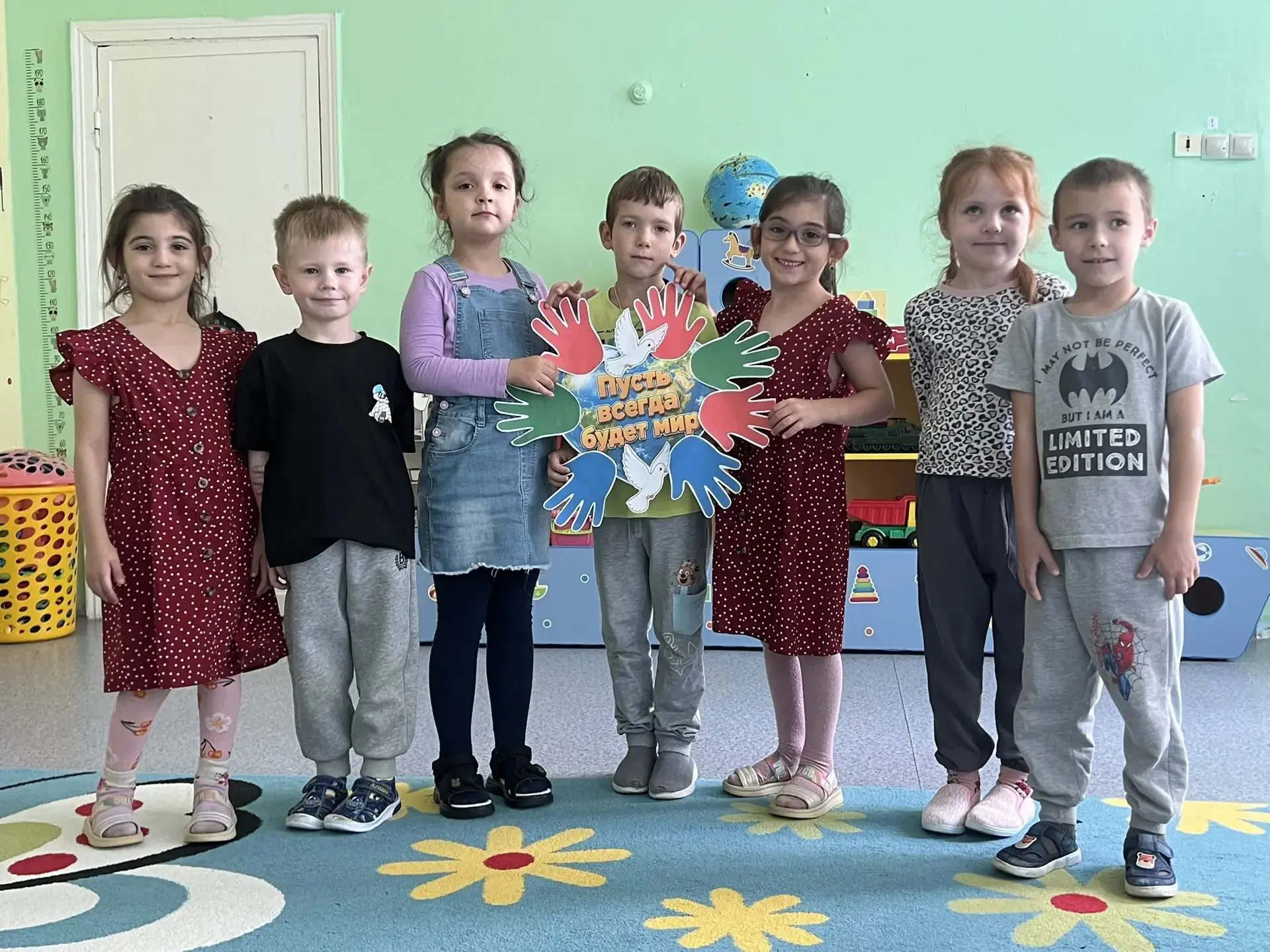 В логопедической группе «Совята »  прошел разговор о важном «В день солидарности в борь...