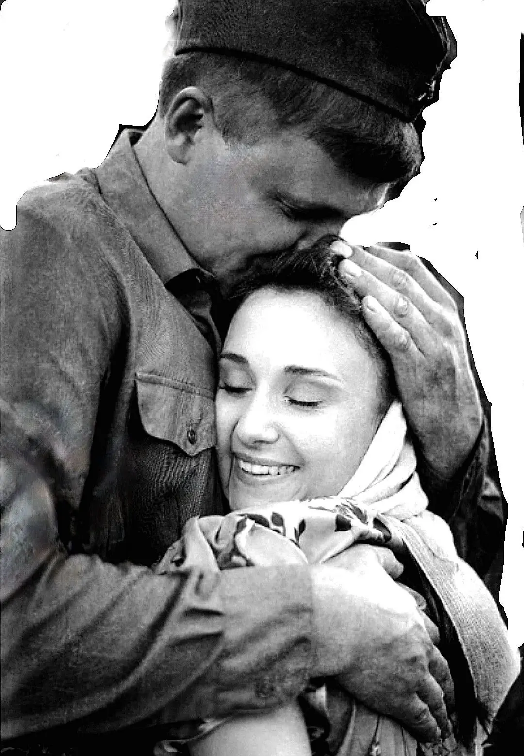 📸 ВОССТАНАВЛИВАЕМ ПАМЯТЬ

На этой фотографии — молодой солдат и девушка, которая ждала его возвраще