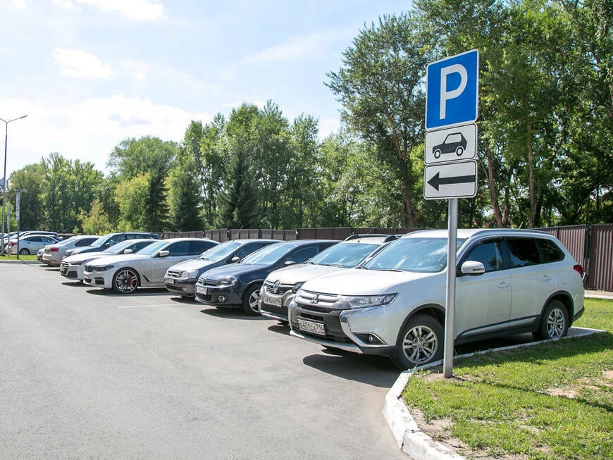 🏥🅿️В Казани у поликлиники №18 на улице Мавлютова появилось 61 новое парковочное место

Парковка ра