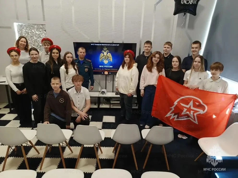 📌Правила пожарной безопасности с использованием виртуальной реальности  Сотрудники отдела надзорной 