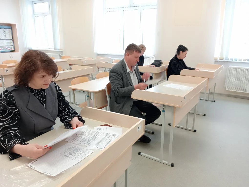 🚀 Мамы и папы за партами: честный эксперимент над собой!  Сегодня в нашей школе  одители учеников 10