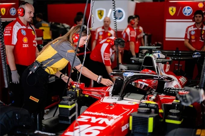 В Барселоне завершился первый день тестов с участием Ferrari, Aston Martin и Cadillac

Лучшее время 